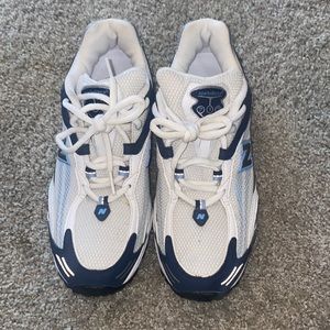 New balance 717 size 8